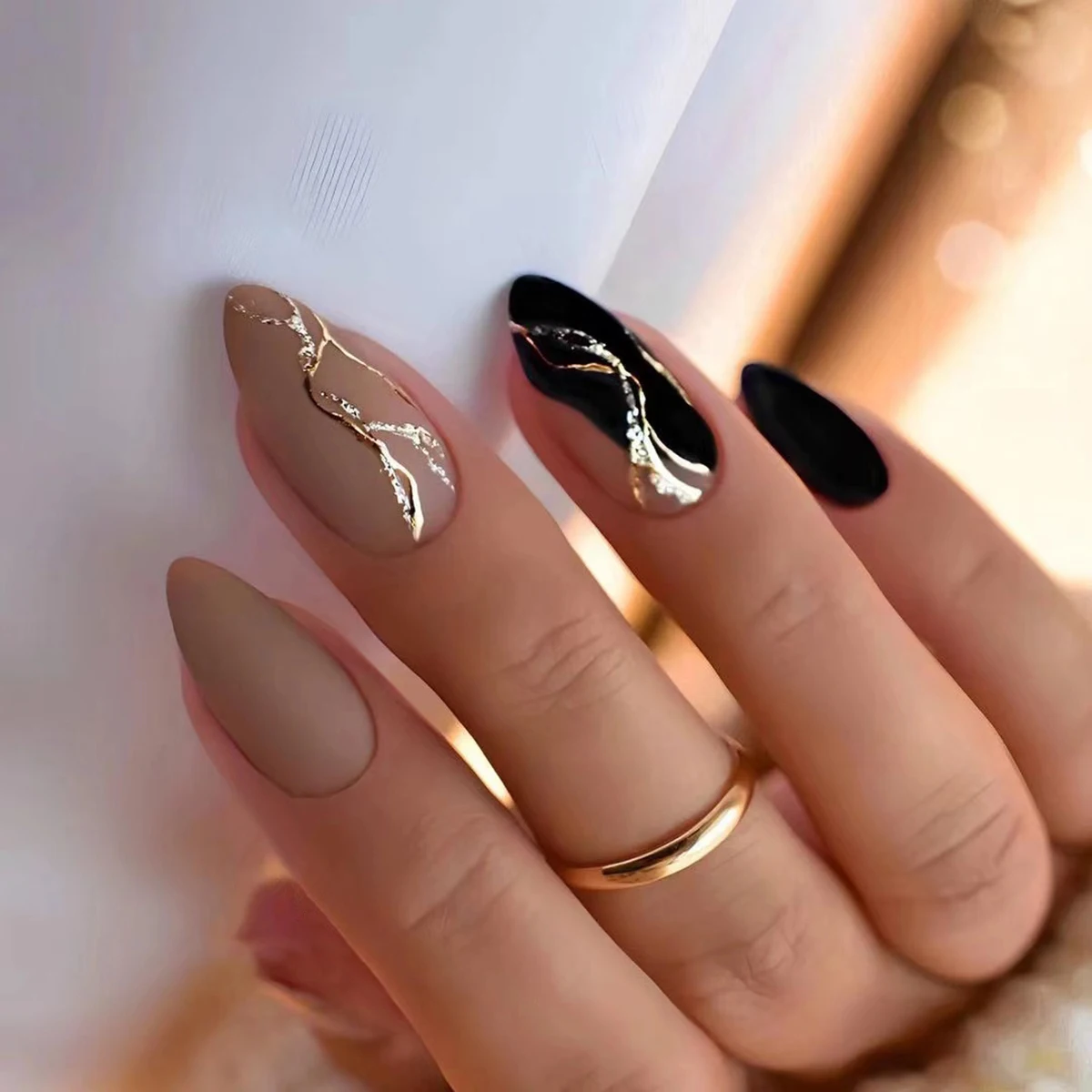 unha almond decorada