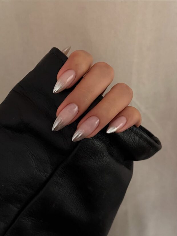 unha baby boomer minimalista almond