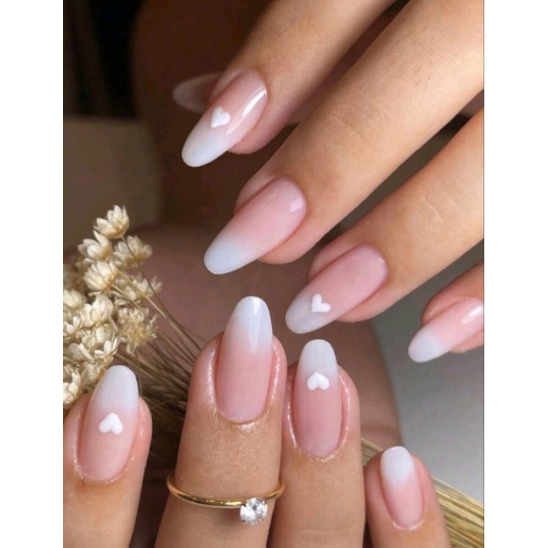 unha baby boomer com flores almond