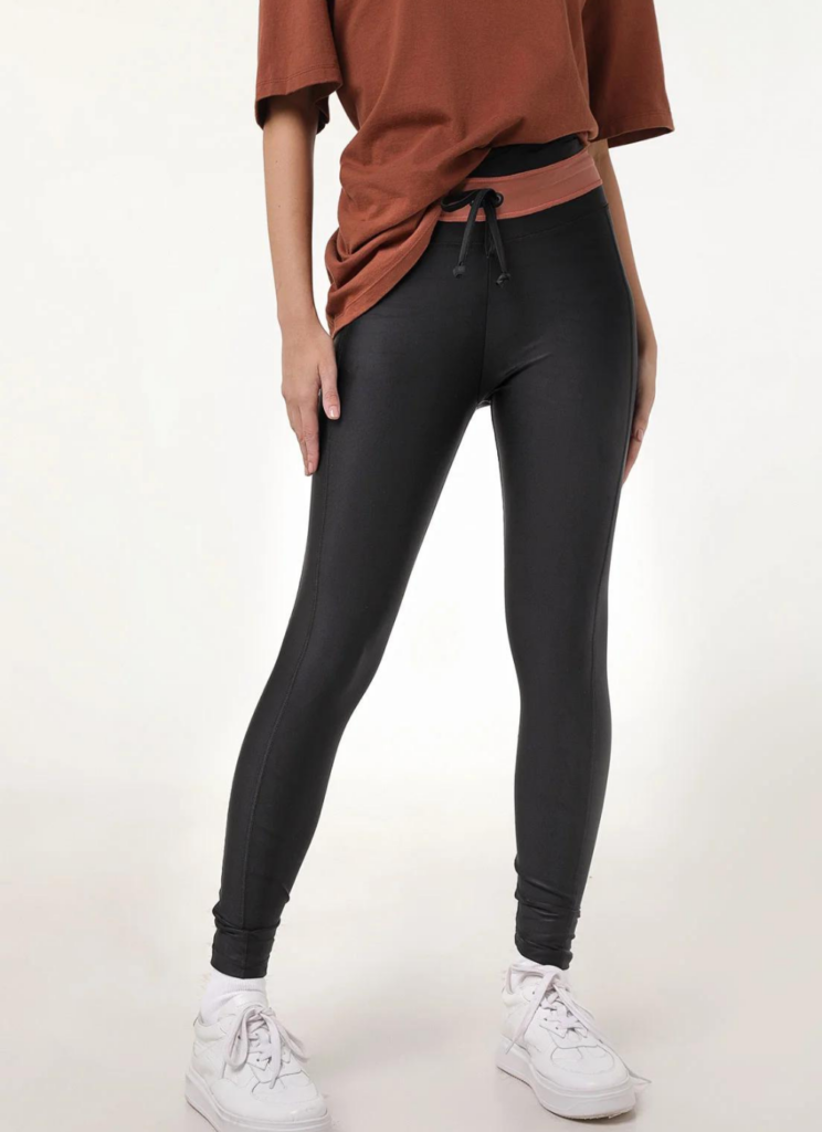 como usar legging com blusa curta