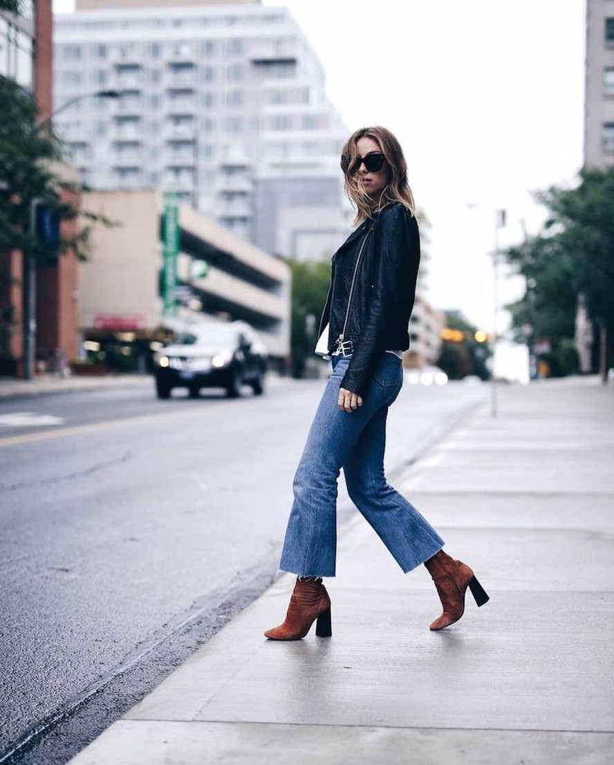 calça flare com bota