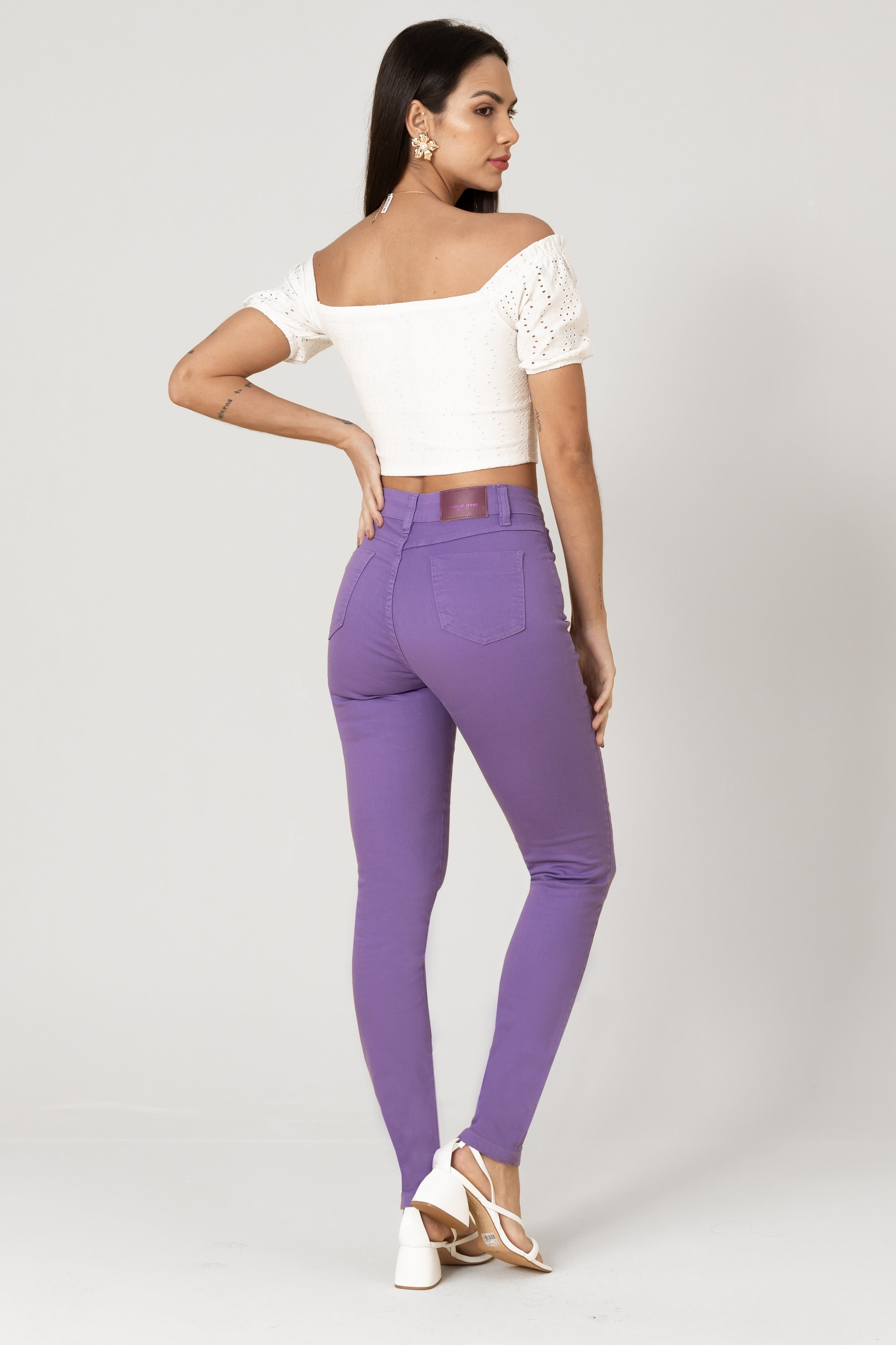 combinação roxo e amarelo moda