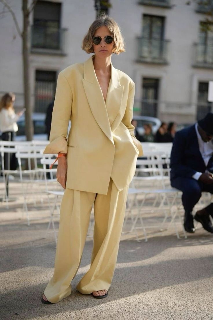 amarelo manteiga
