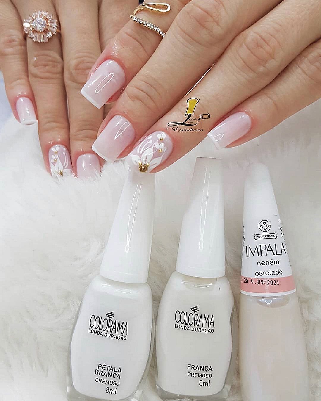 cores de esmalte que rejuvenescem as mãos