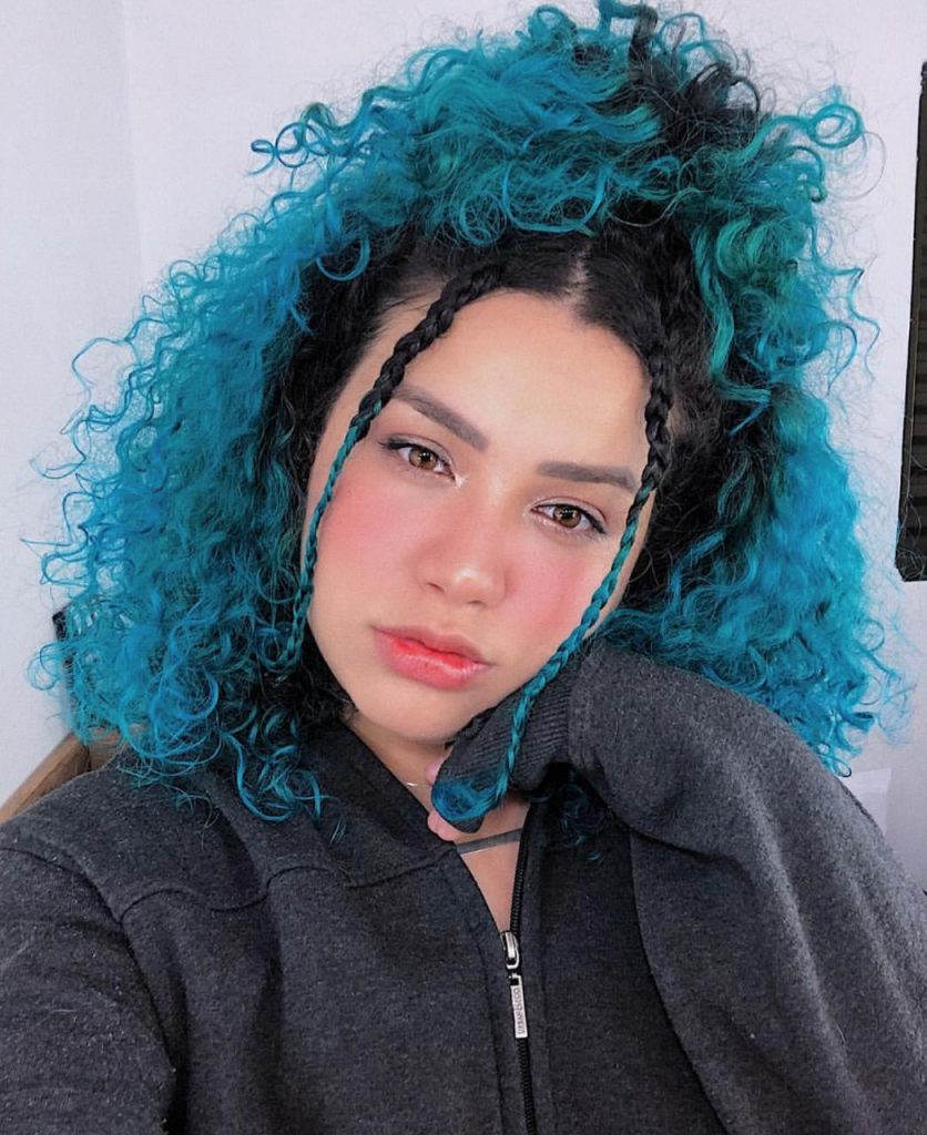 cabelo cacheado ruivo