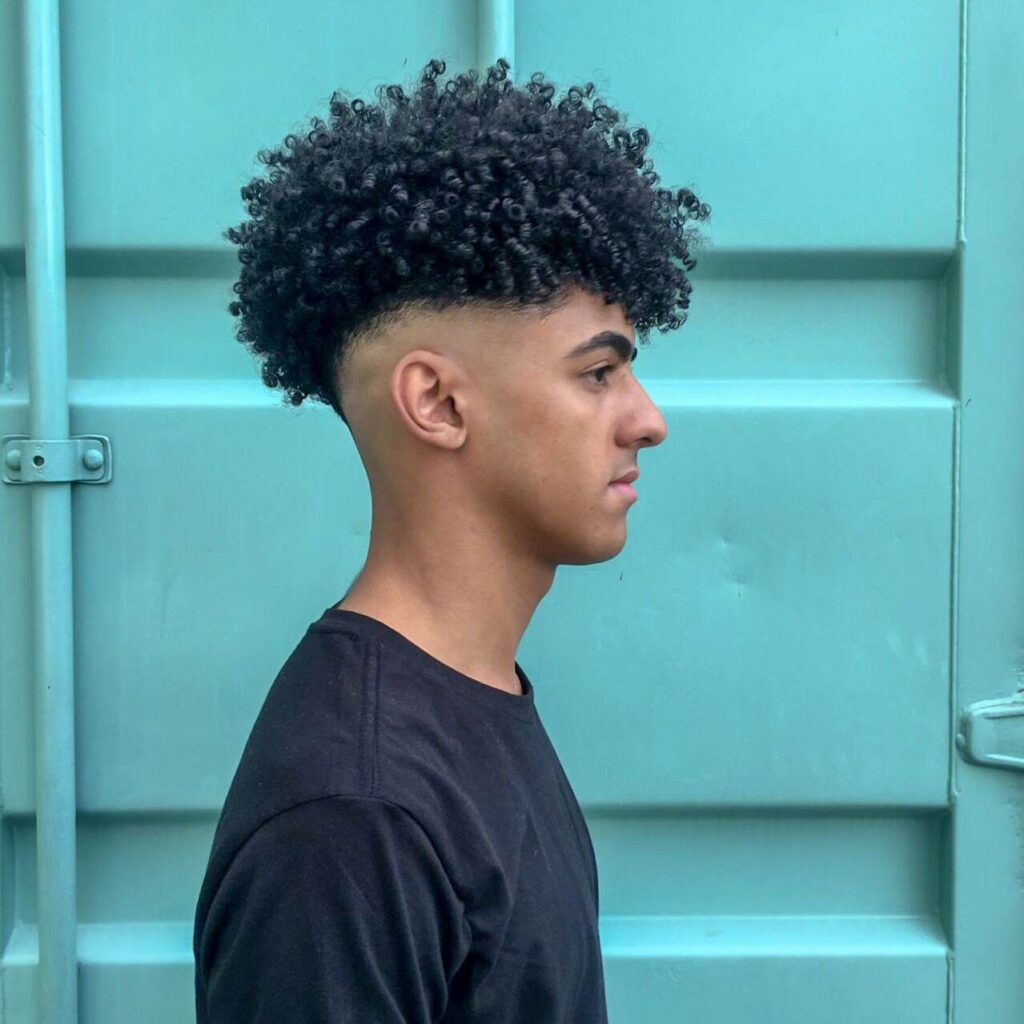 mullet masculino cacheado