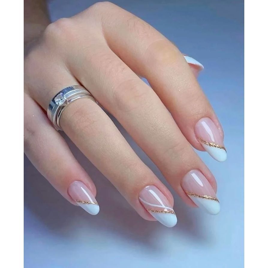 unhas brancas elegantes