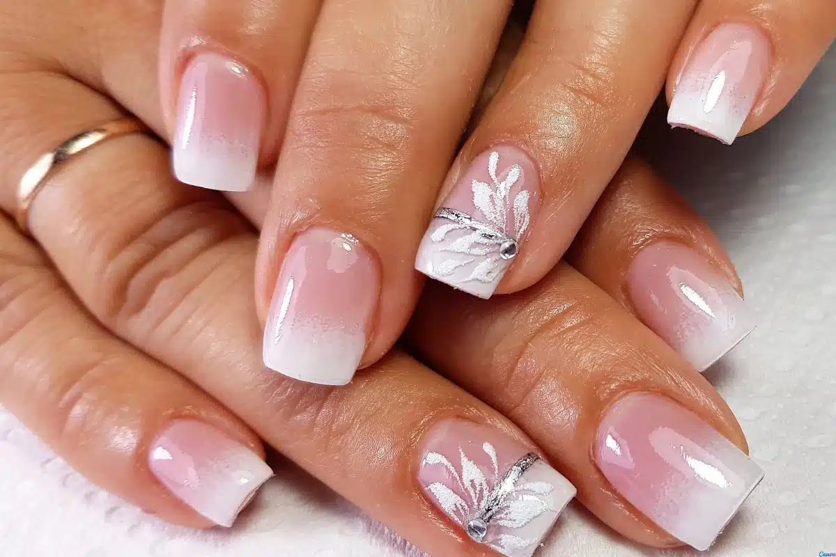 decoração de unhas em gel branca