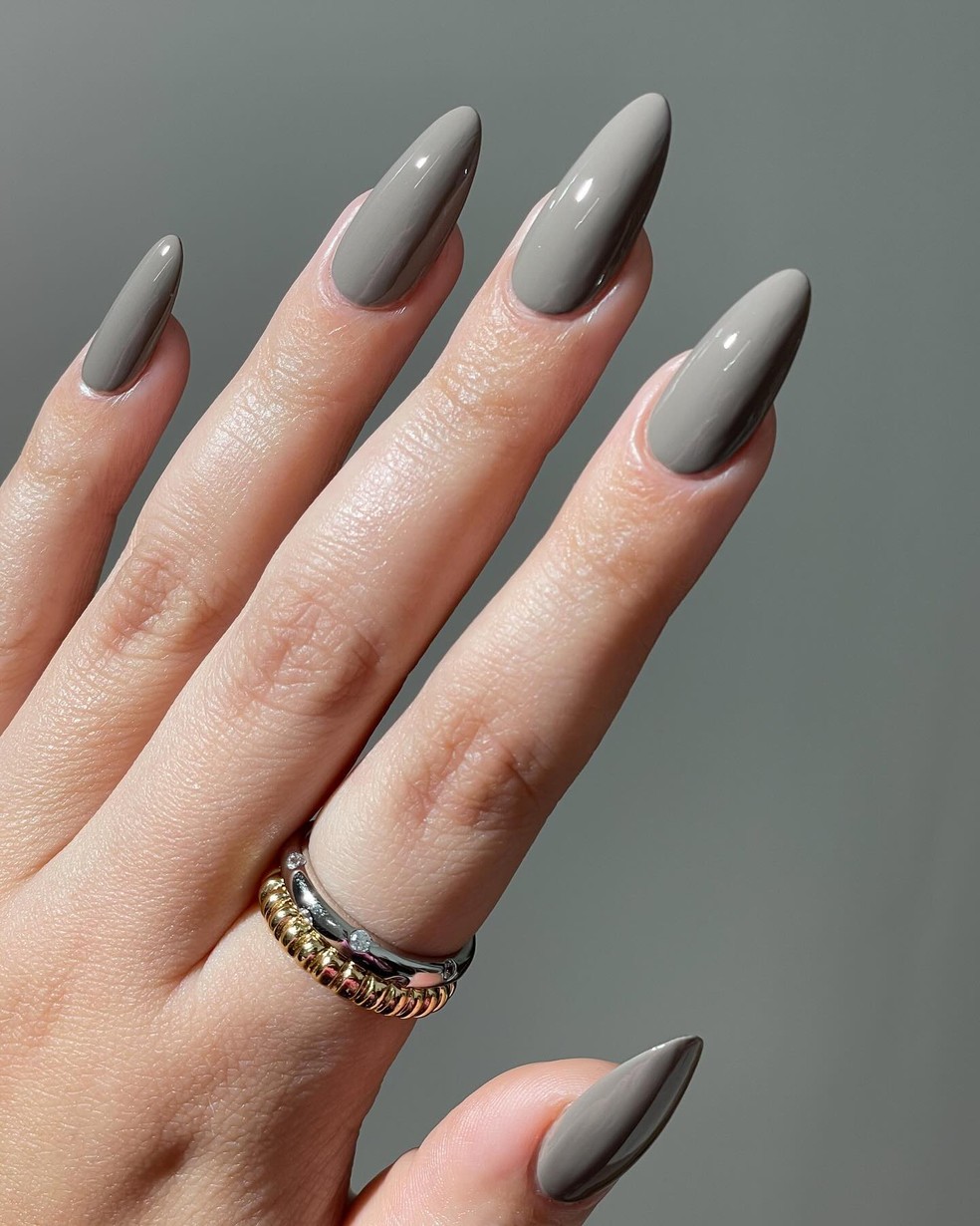 manicure minimalista 2026