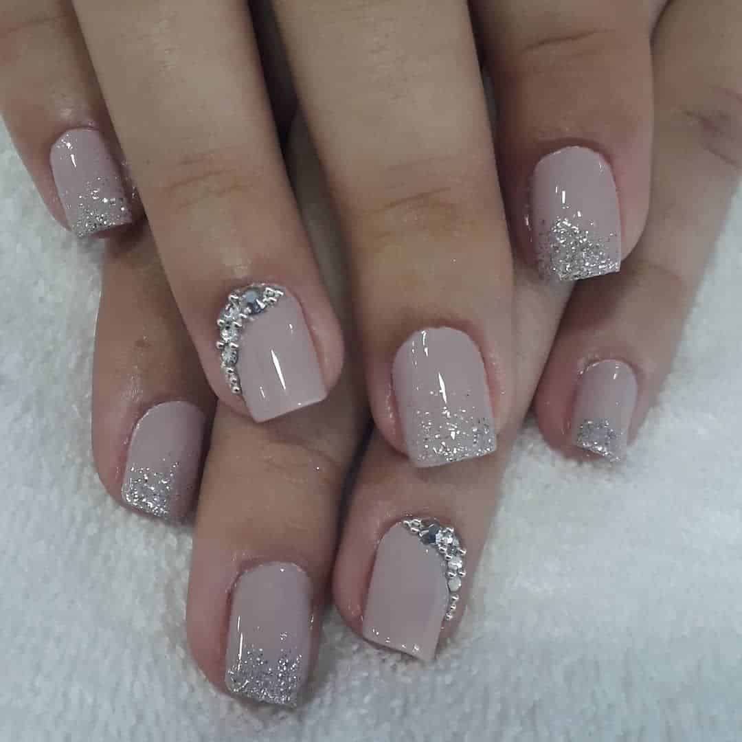 unhas curtas francesinha fina