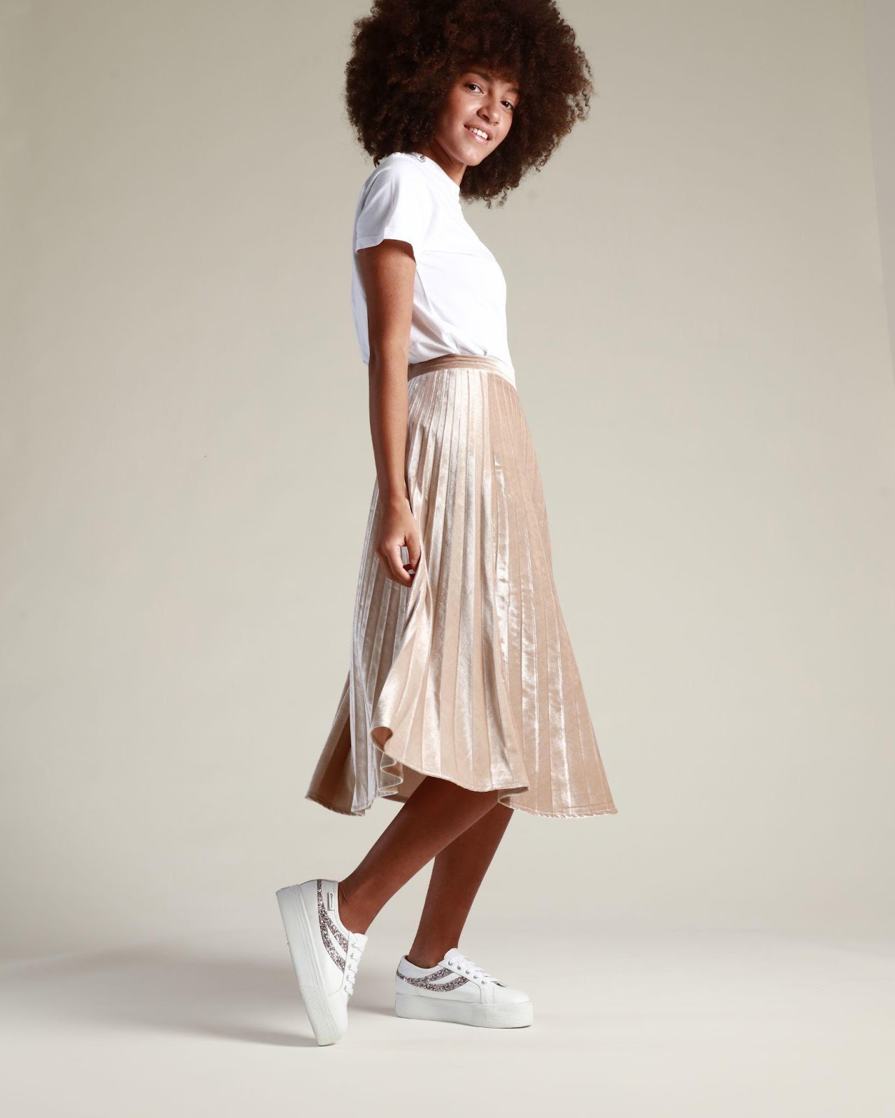 looks modernos com tênis branco