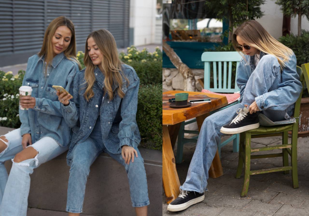 calça jeans clara wide leg com tênis