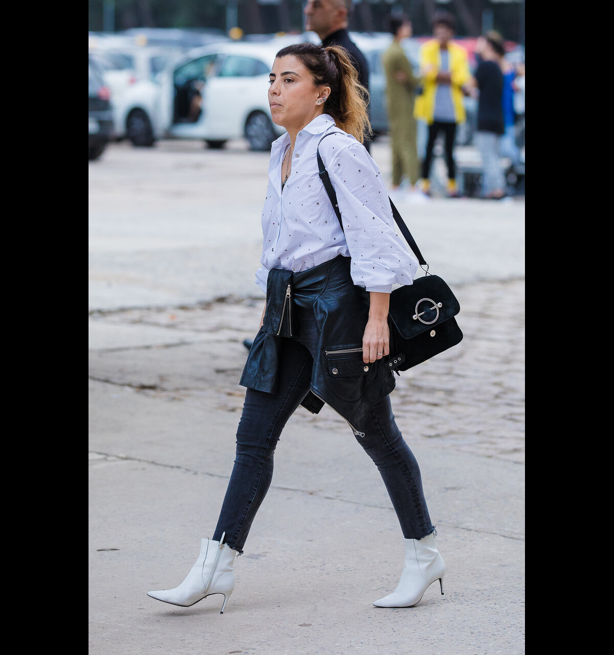 look bota branca calça jeans