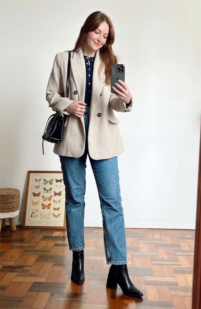 combinação calça jeans bota branca