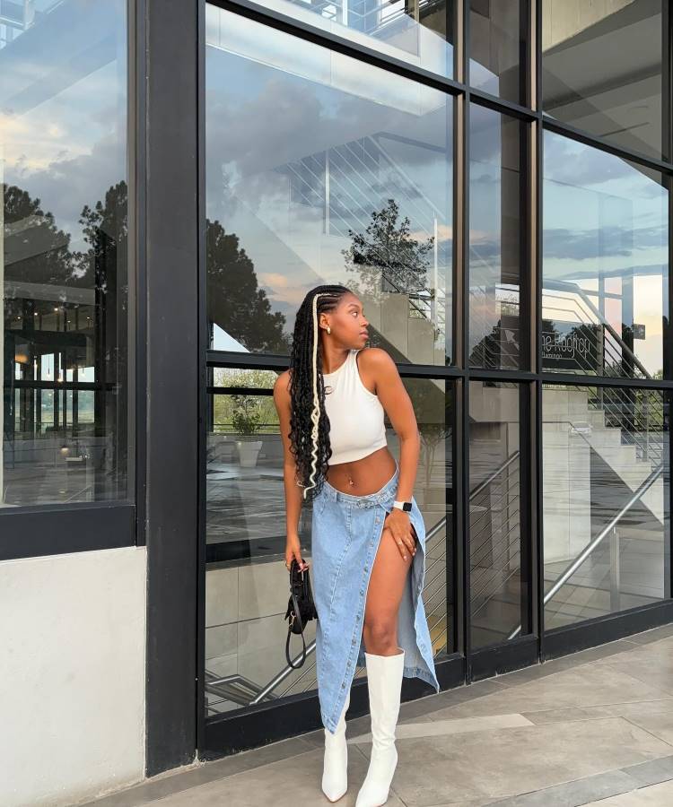bota branca cano curto com jeans skinny