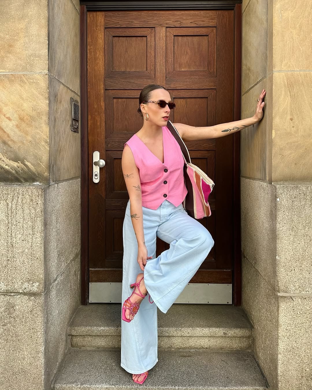 calça rosa pink pantacourt