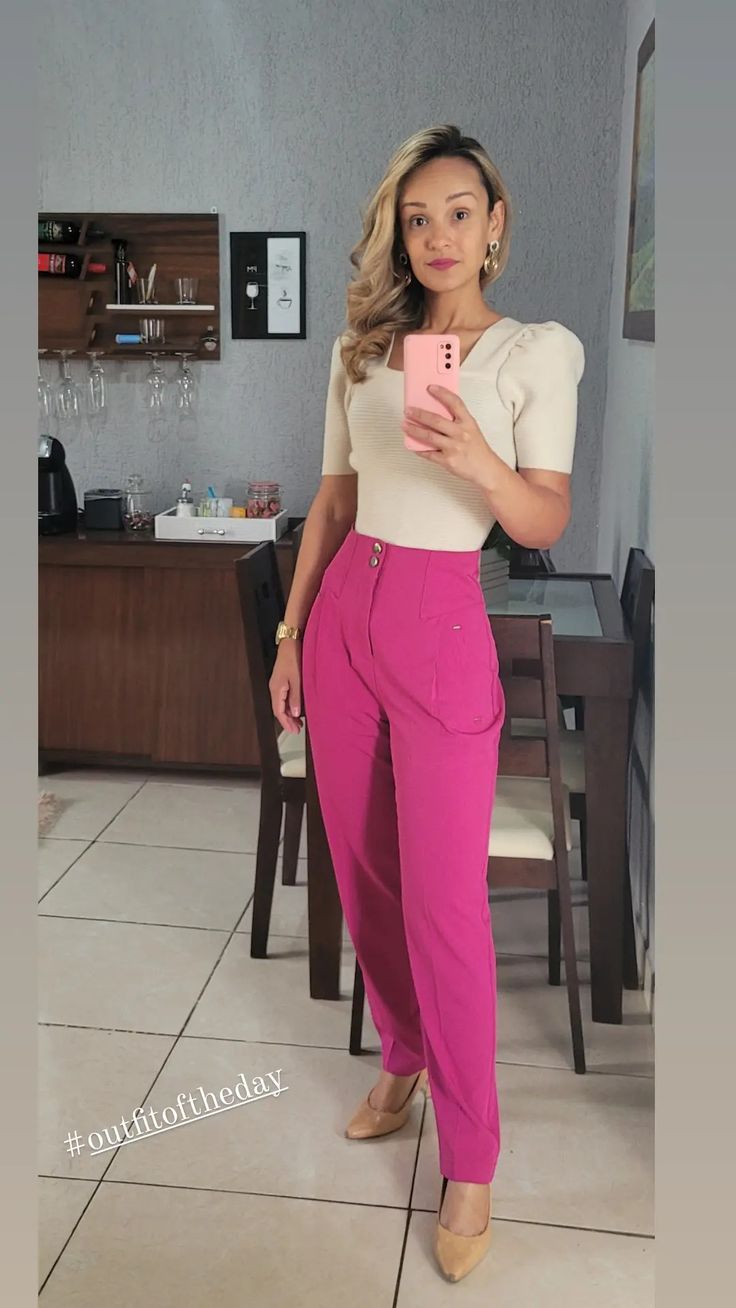 calça rosa pink combina com que cor