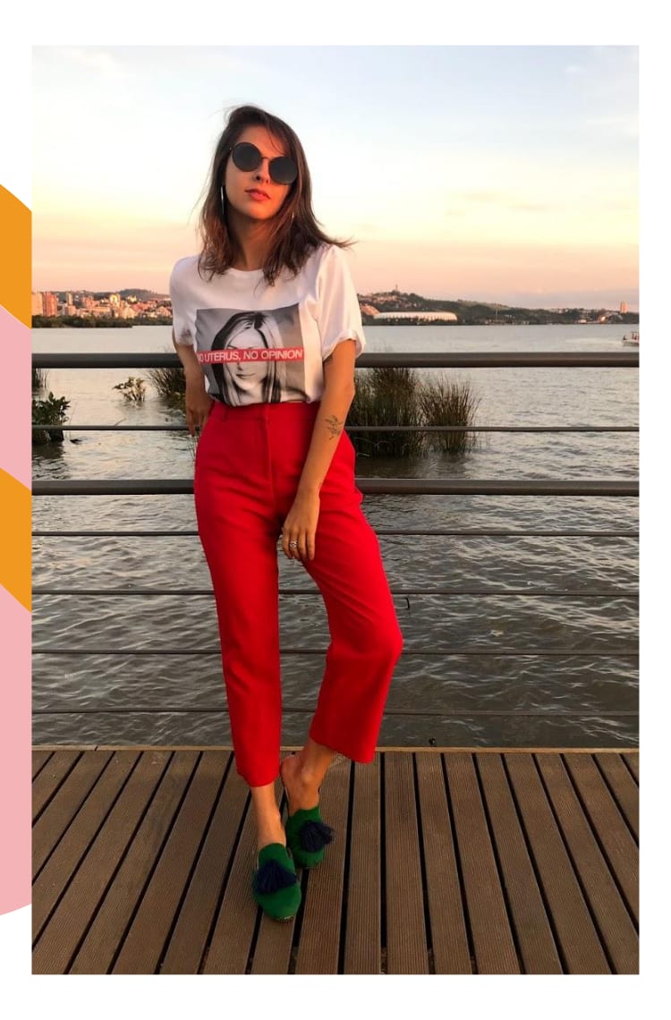 calça flare vermelha trabalho