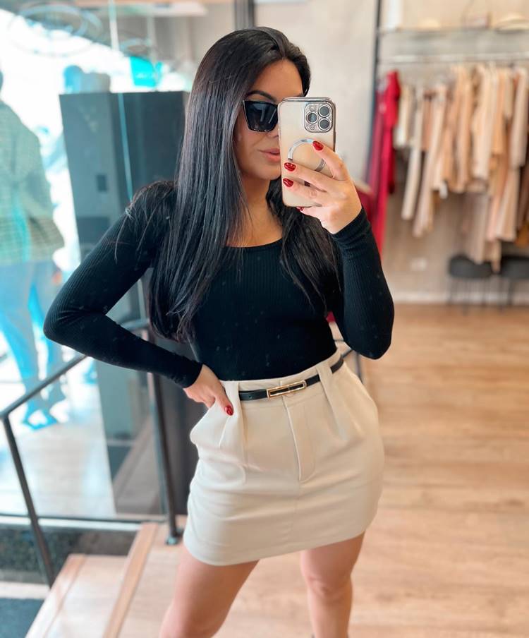 mini saia preta