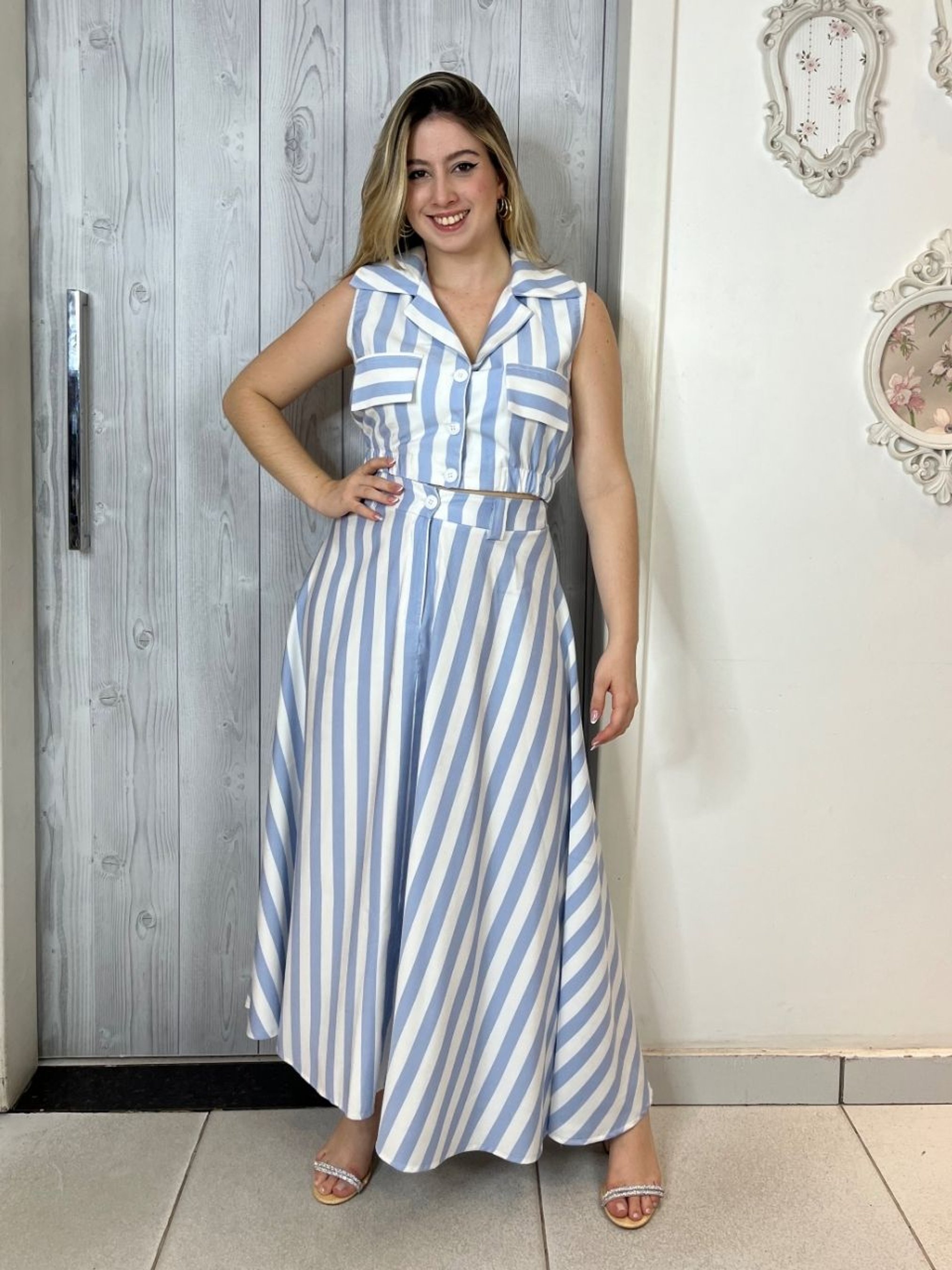 look saia listrada preta e branca