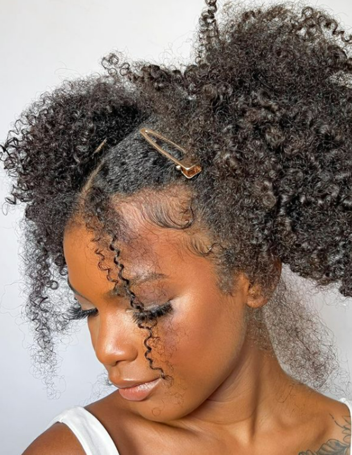 penteados para cabelo cacheado curto