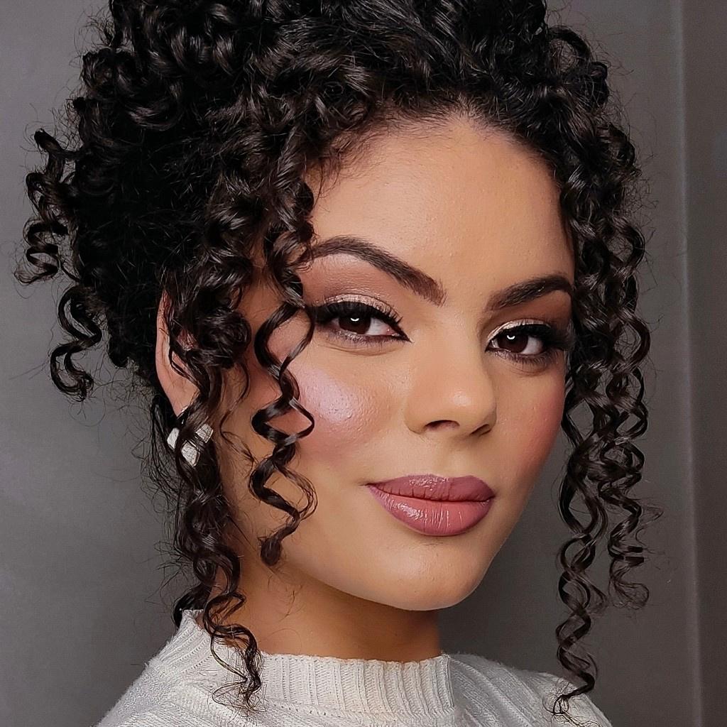 penteados para casamento cabelo crespo convidada