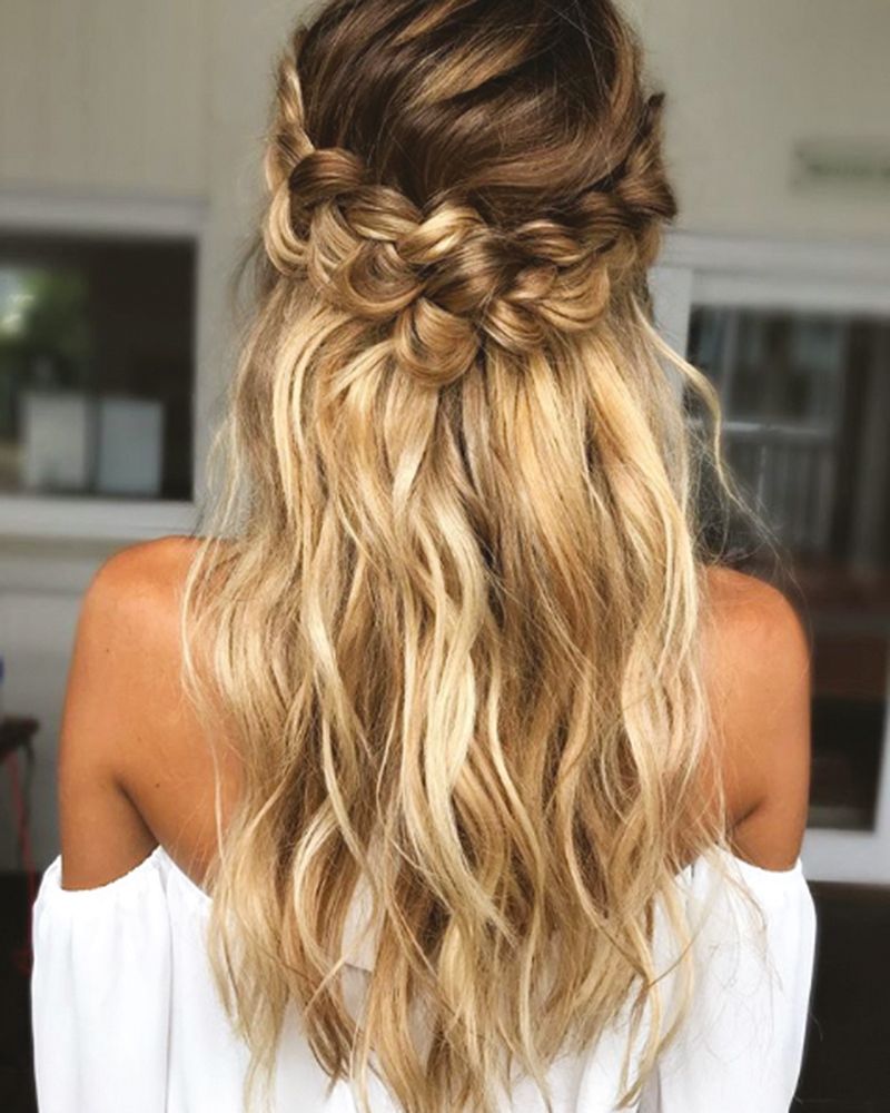 penteados presos cabelo cacheado casamento convidada
