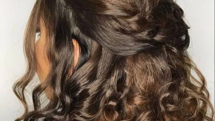 penteados para cabelo médio preso