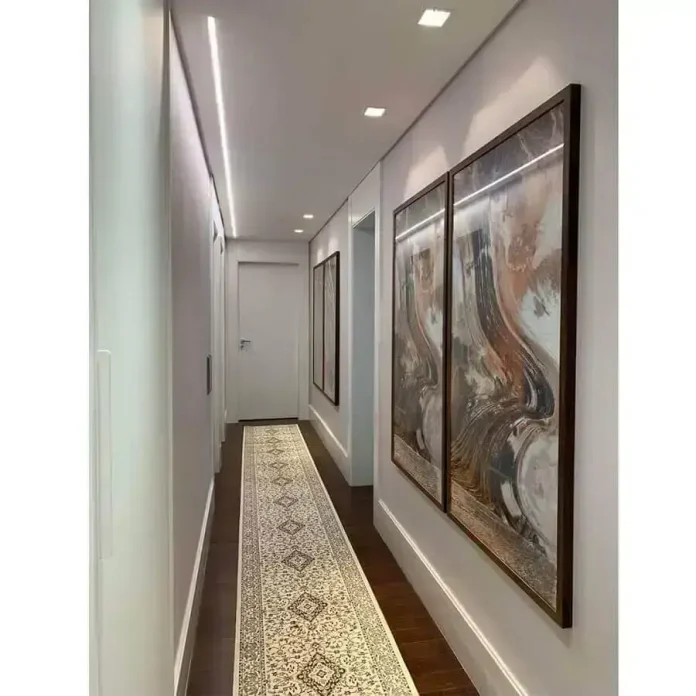 gallery wall corredor