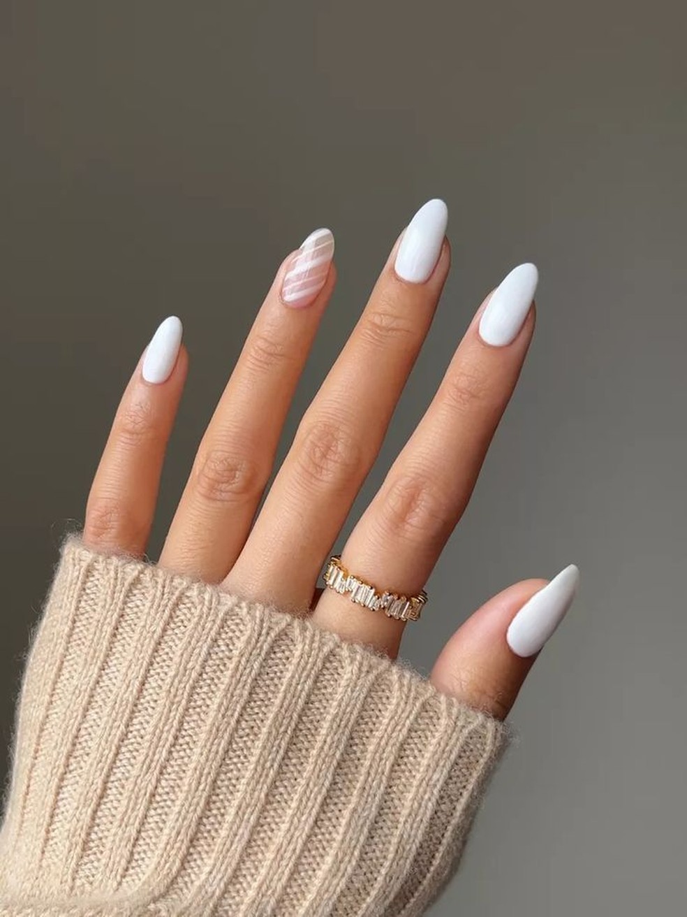 nail art branca