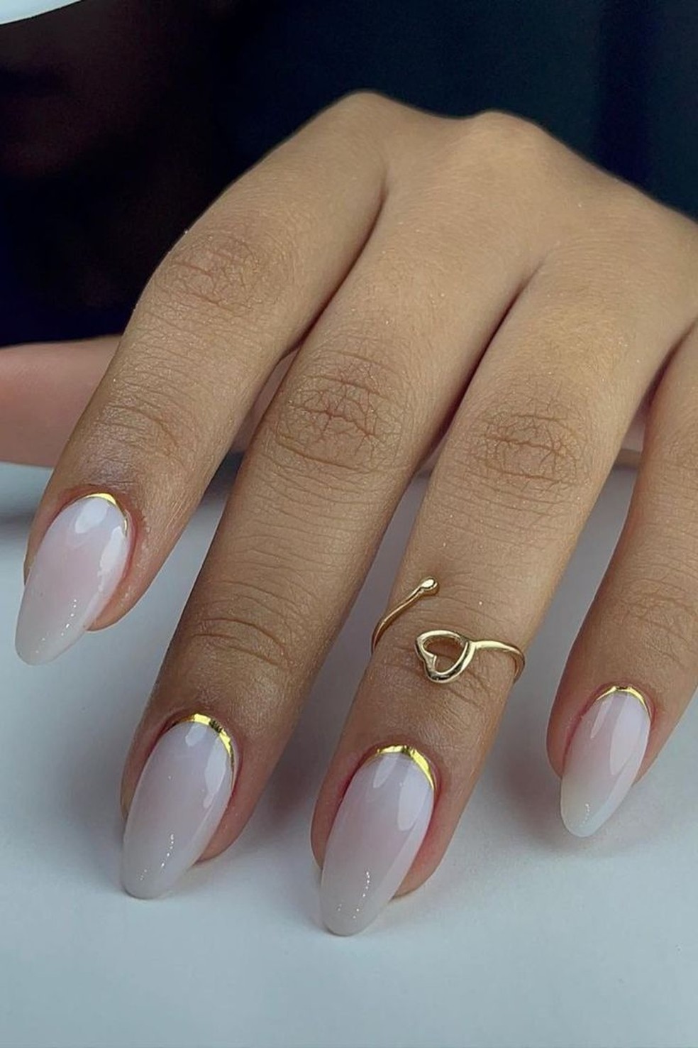 unhas minimalistas noiva