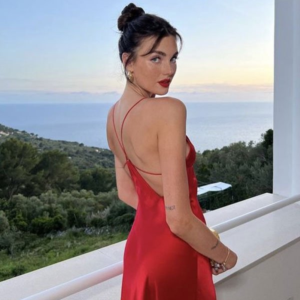 looks vermelho cherry